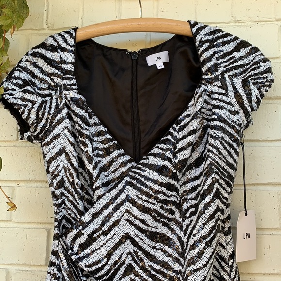 NEW Revolve LPA Pinched Wrap Dress Zebra Sequin Size XS - Picture 5 of 12